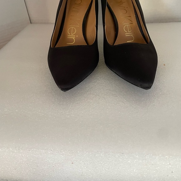 Calvin Klein Women's Elegant Black Heels - Picture 4 of 6